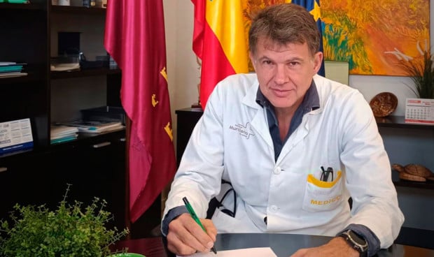 Medico internista en Murcia, Enrique Bernal