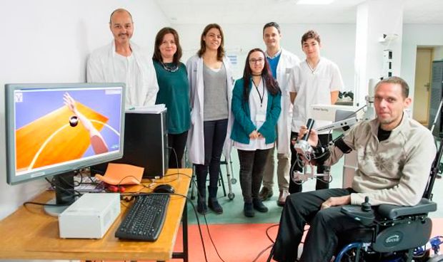 Estudian patologas neurolgicas con un exoesqueleto de realidad virtual
