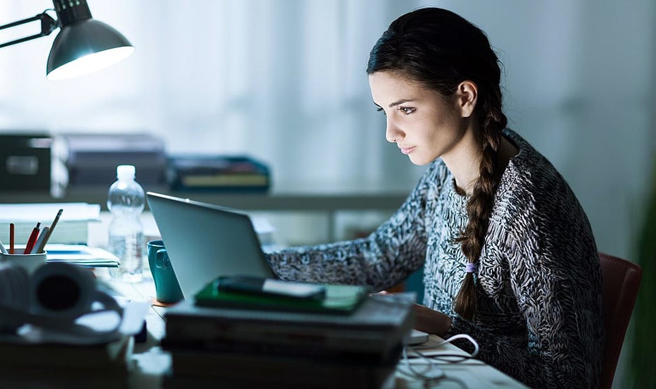 Estudiar Medicina online frena la progresión respecto a los que van a clase.