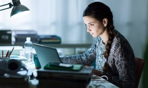 Estudiar Medicina online frena la progresión respecto a los que van a clase