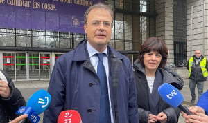 Alberto Martinez, consejero de Salud de Euskadi, a su llegada al Ministerio de Sanidad para debatir sobre el trabajo del MIR. 