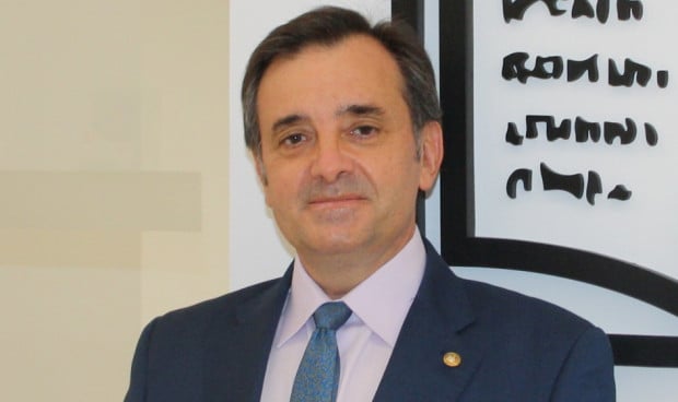 Evelio Robles, presidente del Colegio de Médicos de Cáceres