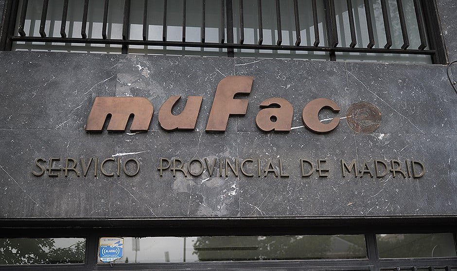 Los funcionarios se enfrentan al destino de Muface, que ha ampliado el plazo para su licitación.