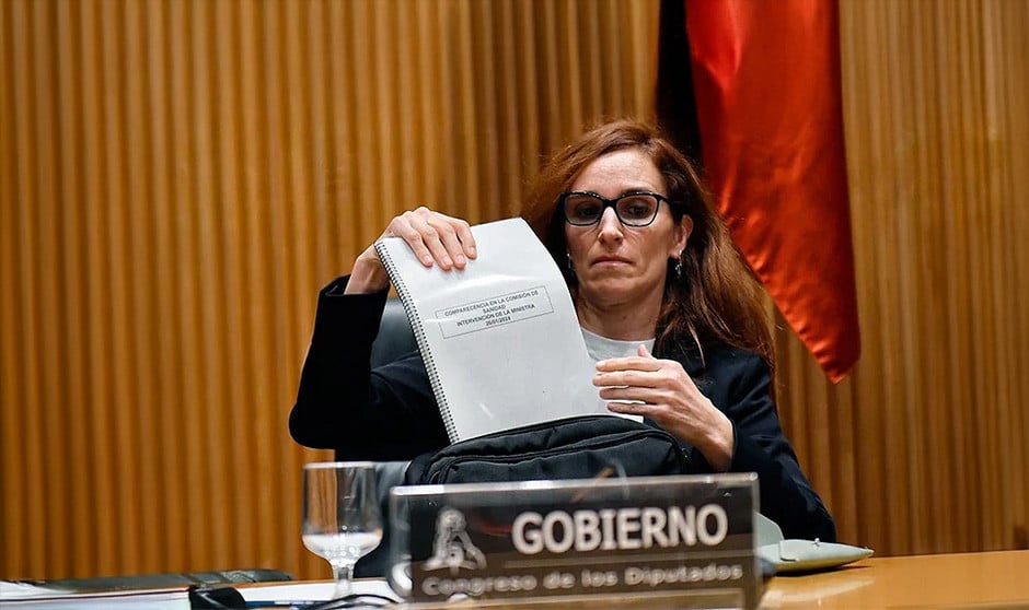 La ministra Mónica García, marca el 'tempo' para explicar en el Congreso el Estatuto Marco.