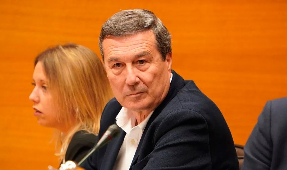 El consejero de Sanidad de la Comunidad Valenciana, Marciano Gómez, una inversión de dos millones de euros para recuperar los CICU.