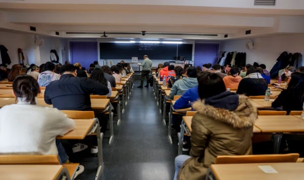 Aula en un examen FIR