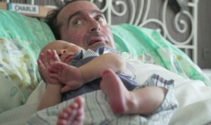 Hito en la sanidad madrileña: 'videoparto' humanizado para un padre con ELA