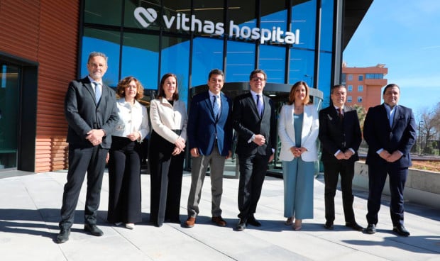 Foto institucional de la inauguración del Hospital Vithas Valencia Turia.