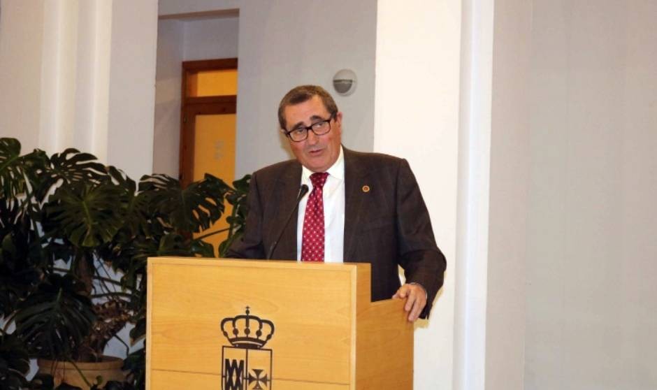 Juan Pineda, profesor titular de Medicina de la Universidad de Sevilla