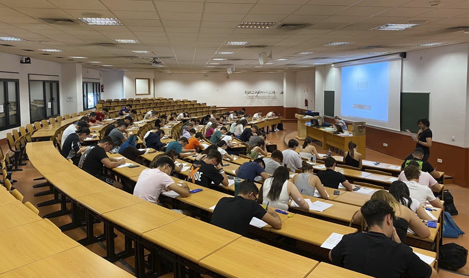 Estudiantes de Medicina en el examen MIR.