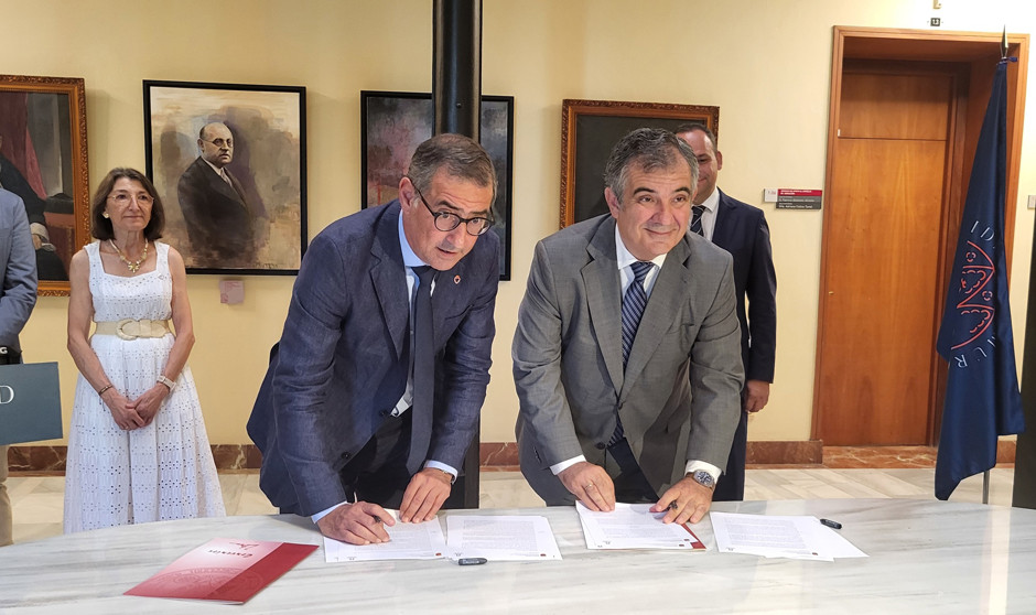 Los estudios de Enfermería de Cartagena se integran en la Universidad de Murcia, tras la firma del consejero de Universidades y el rector de la UMU