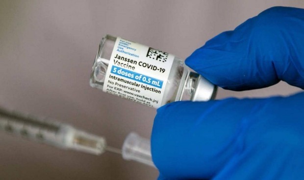 La vacuna monodosis Covid suma la trombocitopenia como efecto adverso 