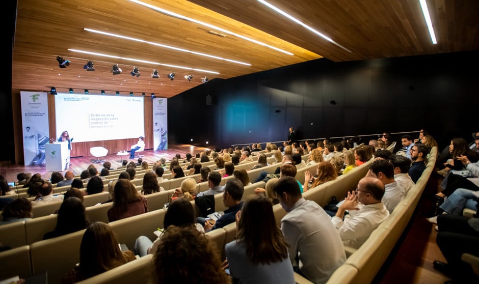 Distribución y laboratorio, pilares de las jornadas farmacéuticas del Cgcof