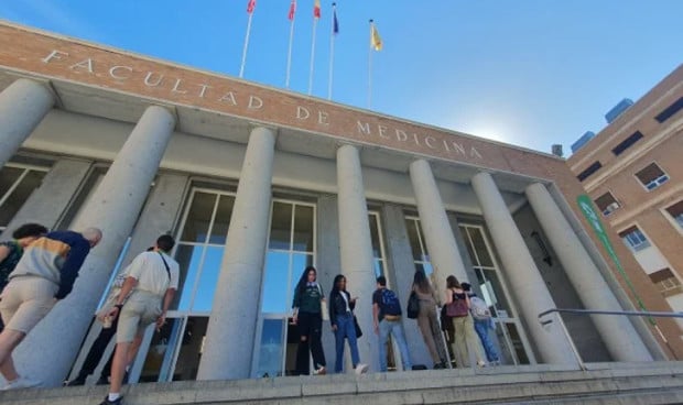 Redacción Médica analiza las 10 facultades con más plazas de Medicina para descubrir si a finales de octubre ha habido renuncias y plazas vacías del Grado