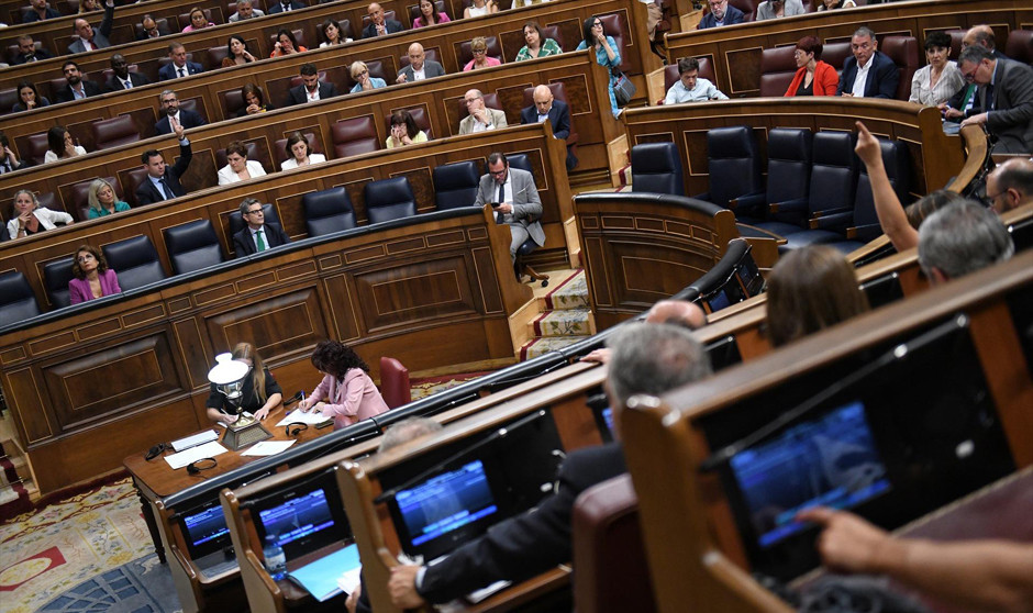 Las comunidades autónomas reaccionan a la toma en consideración de la ILP para establecer ratios mínimas de enfermeras en el sistema sanitario en el Congreso de los Diputados