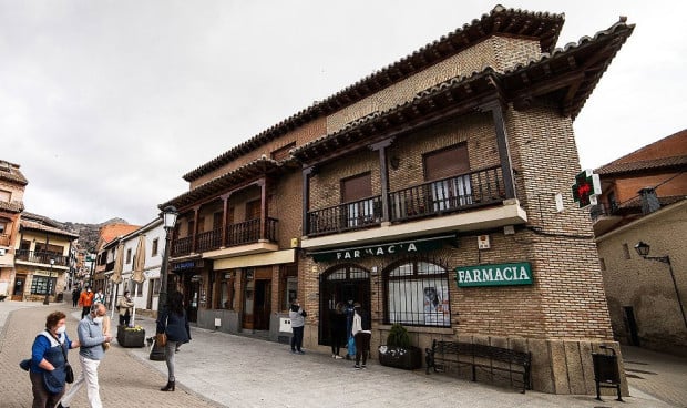 Los farmacéuticos rurales reciben ayudas económicas para mantener las farmacias abiertas en localidades con pocos habitantes.