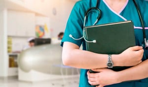 Estudiantes de Medicina recurren a estrategias para aparentar empatía durante sus prácticas clínicas.