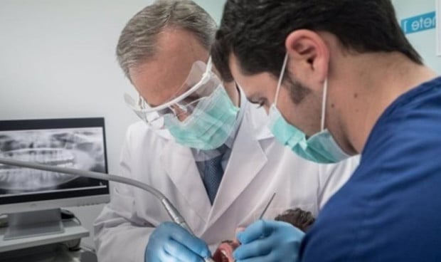 Los estudiantes de Odontología siente lo mismo ante simuladores que ante pacientes reales.