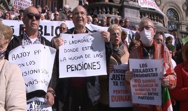 Los médicos, ajenos a la batalla política de los jubilados españoles