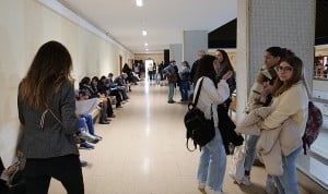 Repetir el examen MIR es una opción, sin embargo este año se presenta una encrucijada para los médicos que terminan y quieren presentarse al MIR 2025