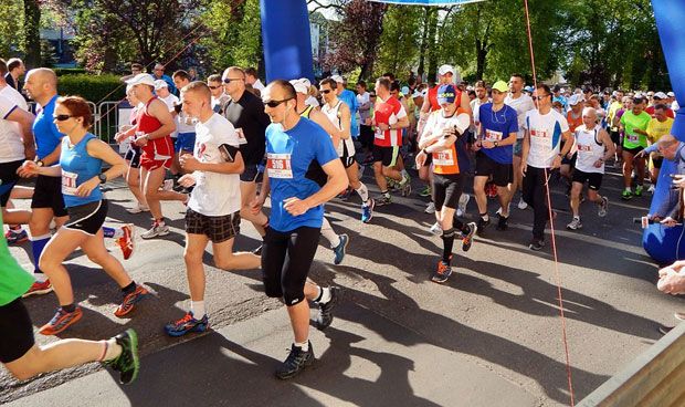 Los 'runners' se plantan en mitad de un examen de OPE sanitaria