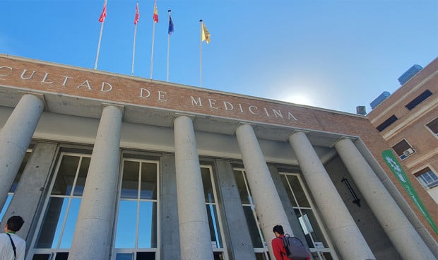 Los estudiantes de Medicina con padres 'ricos' superan el 50 por ciento en universidades privadas