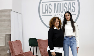 La profesora María Luisa Esteban y la alumna Natalia Pescador analizan los cambios que ha incorporado la nueva PAU para entrar en Medicina