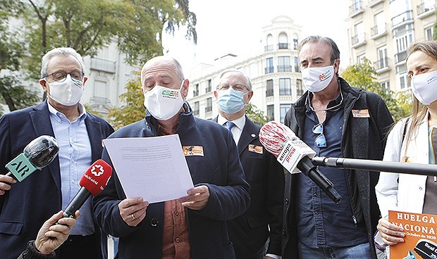 Los médicos suspenden su huelga nacional tras reunirse con Martínez