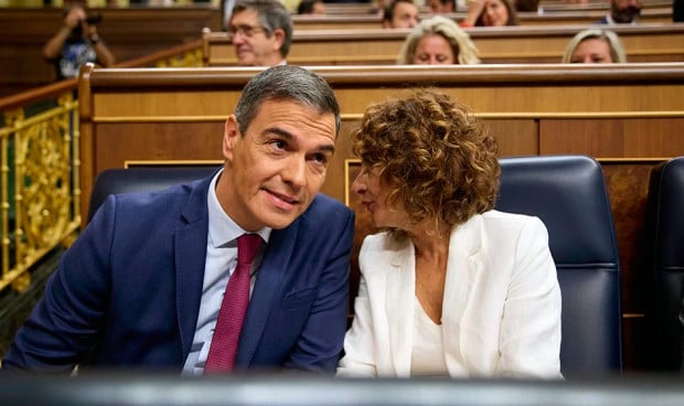 Pedro Sánchez y María Jesús Montero asumen que el Plan de Atención Primaria 'beberá' de PGE prorrogados.