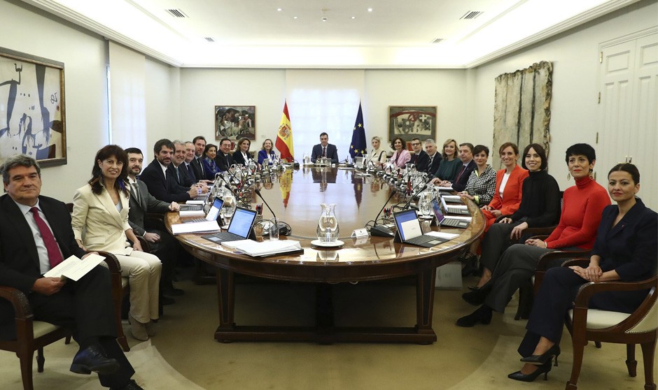 Reunión del primer Consejo de Ministros con el nuevo Gobierno de coalición, que decidirá un interlocutor para el plan antitabaco