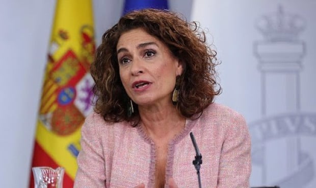 María Jesús Montero liga los PGE a una inversión extra en sanidad de 3.000 millones para las CCAA