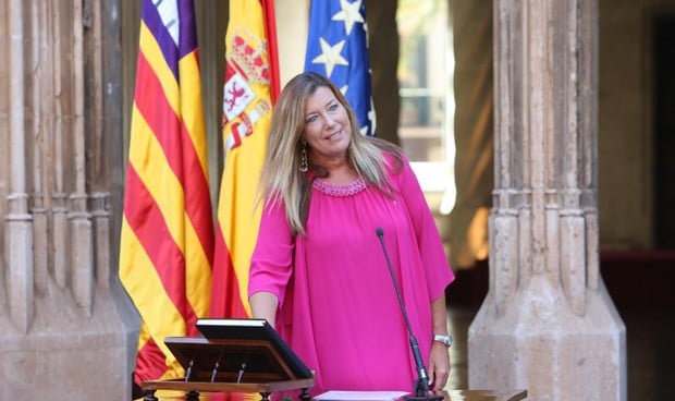 Patricia Gómez toma posesión "con emoción" como consejera de Salud balear