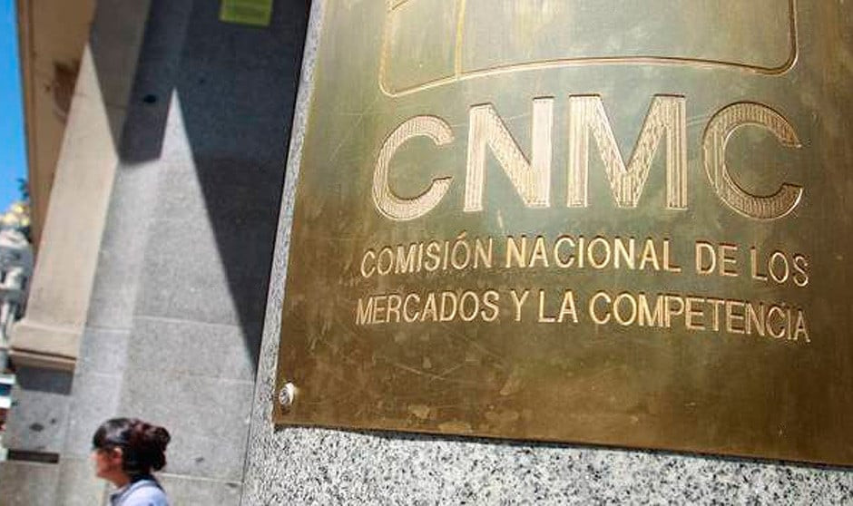 La CNMC apuesta precios industriales máximos y márgenes de distribución y dispensación.