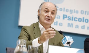 El decano-presidente del Colegio Oficial de la Psicología de Madrid, José Antonio Luengo, analiza las jornadas sobre suicidio infantil y juvenil