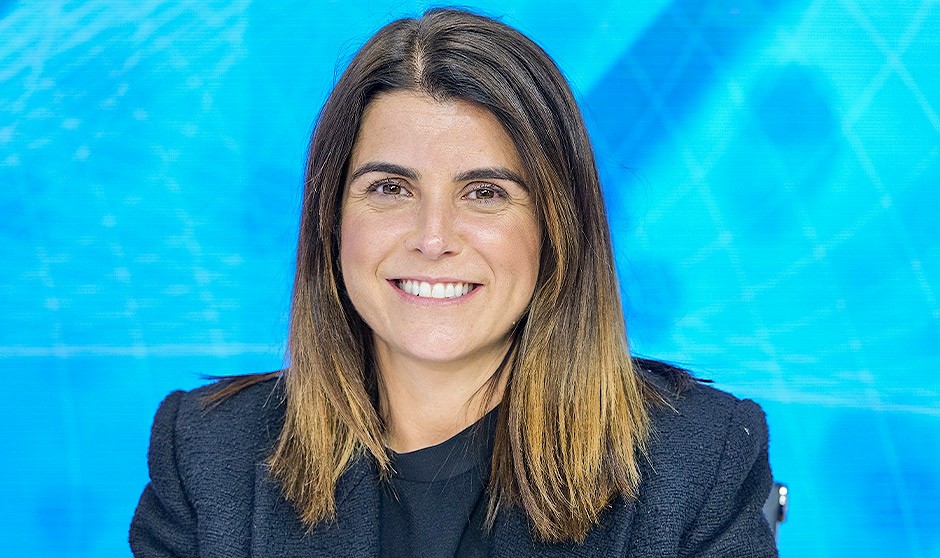 La directora médica de Roche Farma España, Beatriz Pérez, valora la nueva app de la compañía destinada a niños con AME.