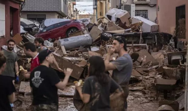 Una de las calles afectadas por la DANA.