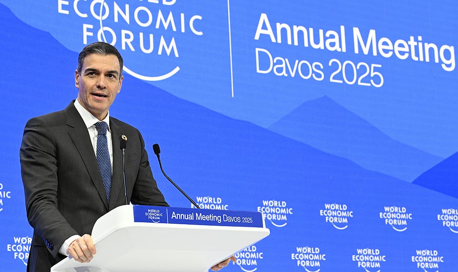  Pedro Sánchez, presidente del Gobierno, expone en Davos a Terafront como símbolo de innovación en salud.