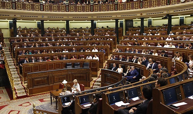 Sánchez remueve a los diputados sanitarios en el Congreso