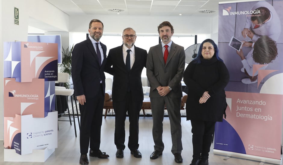  Carlos Cara (UCB Iberia); Fernando Alfageme (puerta de Hierro); Antonio Martorell (Hospital de Manises) y Silvia Lobo (Asendhi) en la presentación del primer fármaco nacional para hidradenitis supurativa