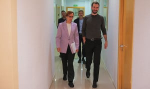  Mónica García, ministra de Sanidad y Miguel Monar, asesor de la ministra. La falta de médicos en las comunidades autónomas es uno de los problemas a los que se tienen que enfrentar todas y cada una de ellas