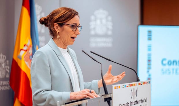 La ministra de Sanidad, Mónica García, defiende nuevas medidas frente la enfermedad renal crónica