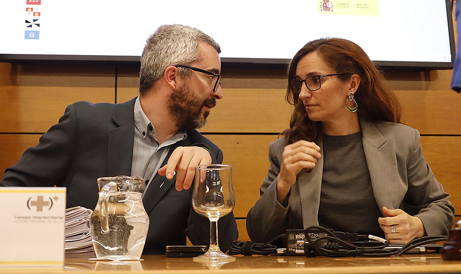 Javier Padilla y Mónica García, los dos líderes del Ministerio de Sanidad, que trabaja en tres proyectos de ley en el Congreso