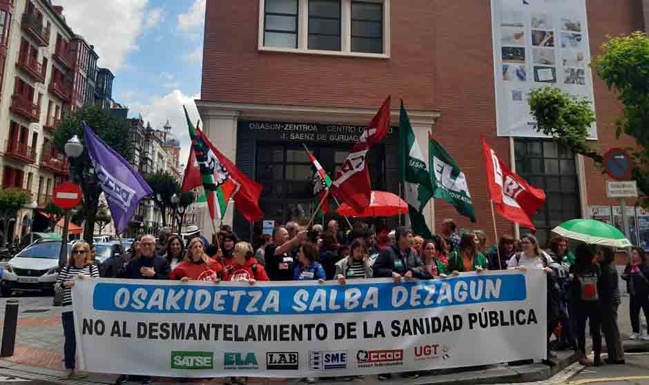 os sindicatos SATSE, ELA, LAB, SME, CCOO y UGT han llamado a los más de 42.300 trabajadores de Osakidetza a secundar este jueves y viernes dos jornadas de huelga para exigir una mejora de sus condiciones laborales.