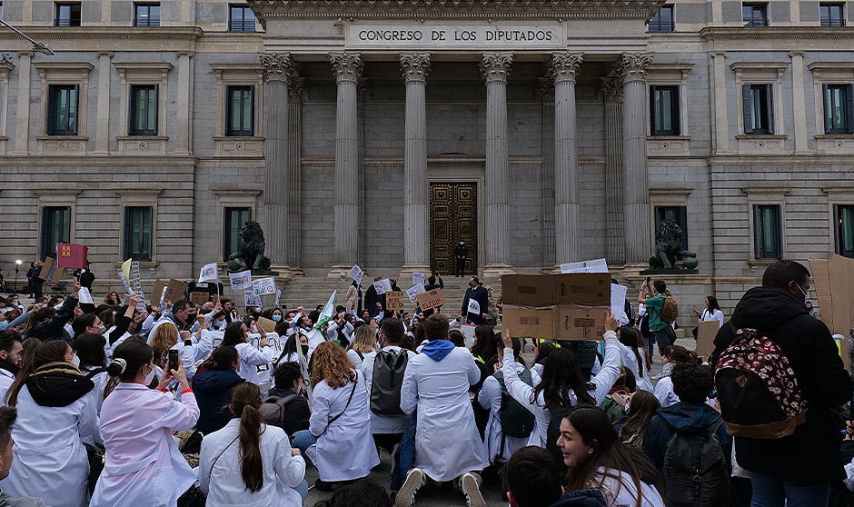 Sanidad resuelve el 'baile' de los médicos de Familia aptos sin MIR.