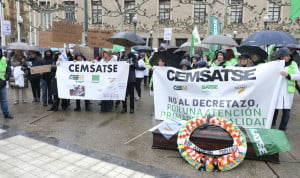 Médicos y enfermeras se manifiestan contra la reforma de la atención continuada en Aragón