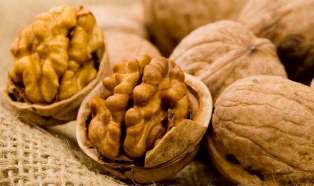 Un alto consumo de nueces previene el deterioro cognitivo en ancianos