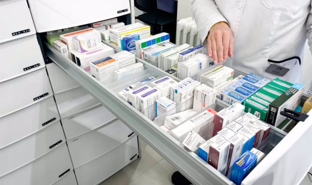 La industria farmacéutica opta por rediseñar los envoltorios de los fármacos para evitar confusiones y mejorar así la dispensación y la adherencia