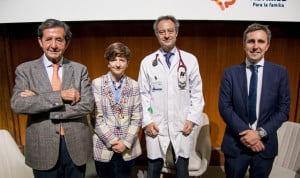  José Láinez, Mercedes Navío, Jesús Porta-Etessam y Francisco Javier Domingo, durante la presentación del libro 'Mantén joven tu cerebro'