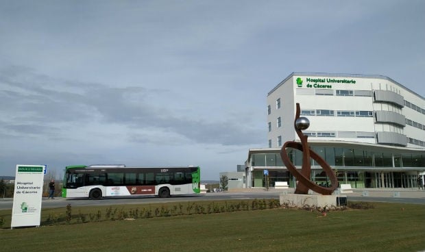 Una paciente de 14 años estrena el nuevo Hospital Universitario de Cáceres