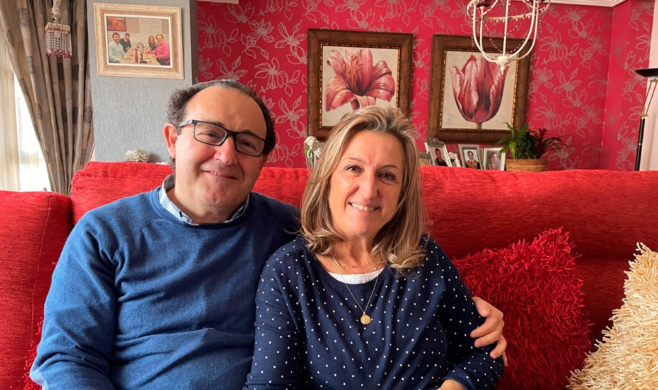 Ana Rodríguez, junto a su marido Alfonso, protagonistas del segundo episodio del podcast de Vithas 'Historias&Historiales'.